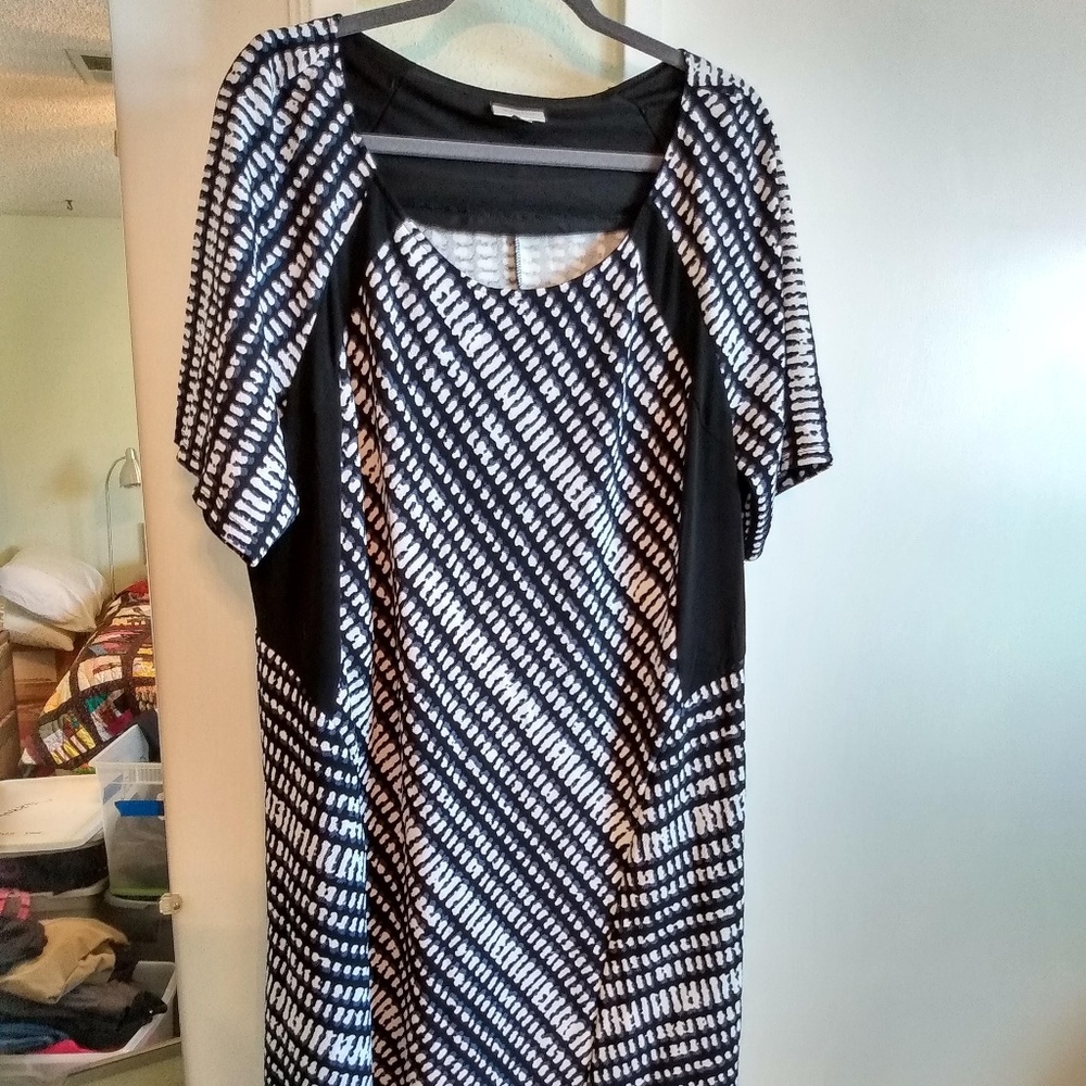 Fit & Flare Short-Sleeve Dress